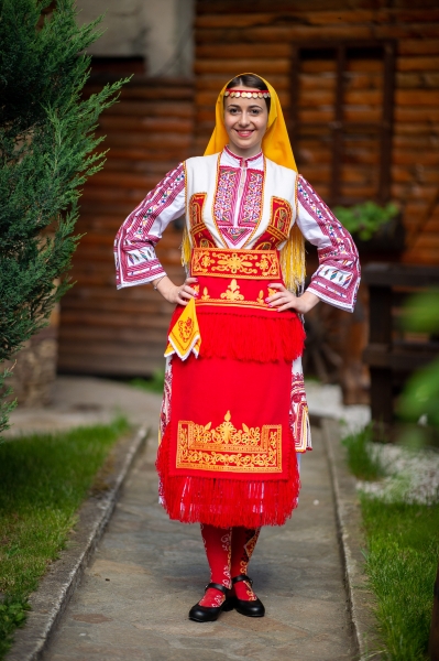 Пиринска носия
