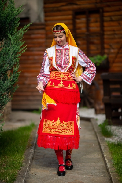 Пиринска носия