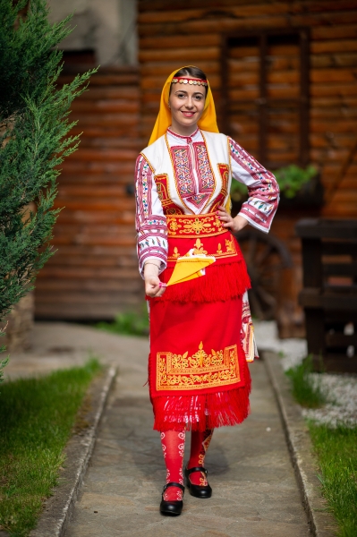 Пиринска носия