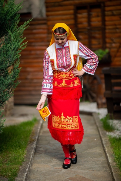 Пиринска носия