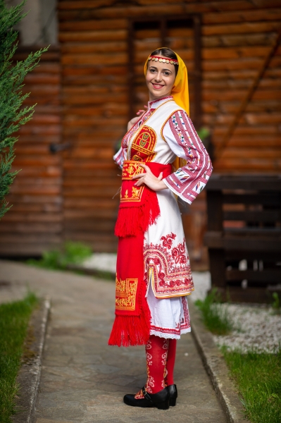 Пиринска носия