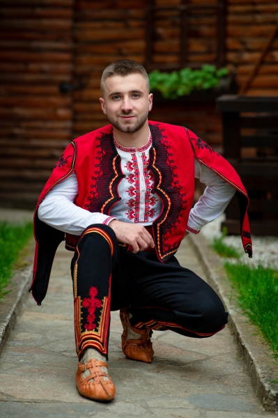 Пиринска носия