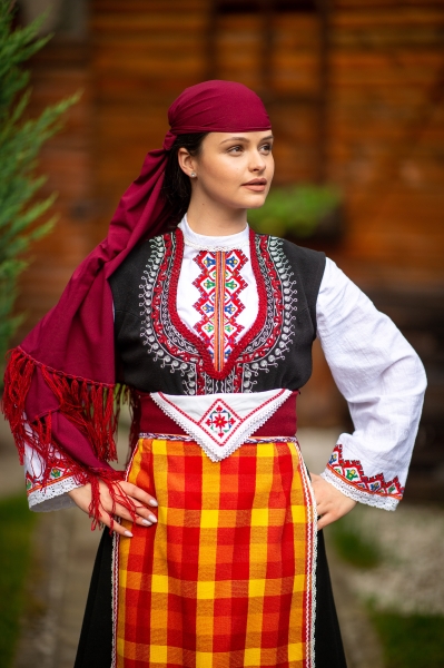 Родопска кърпа за глава