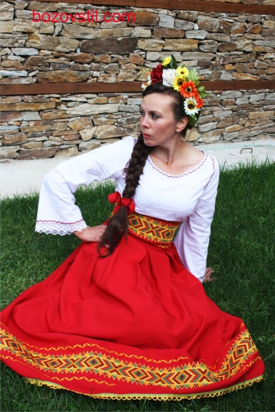 Стилизирана дамска носия
