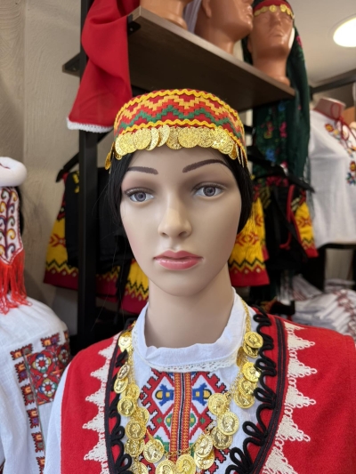 Косичник – традиционен аксесоар за глава