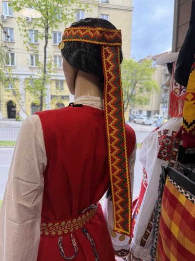 Косичник – традиционен аксесоар за глава